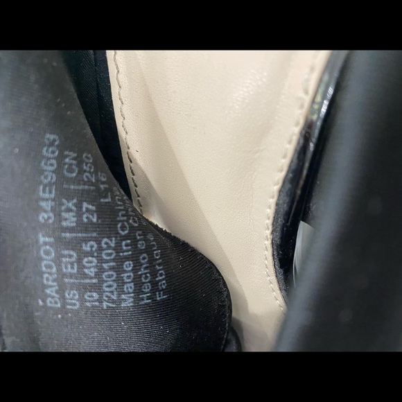 Slip on with a heal. - Picture 5 of 5